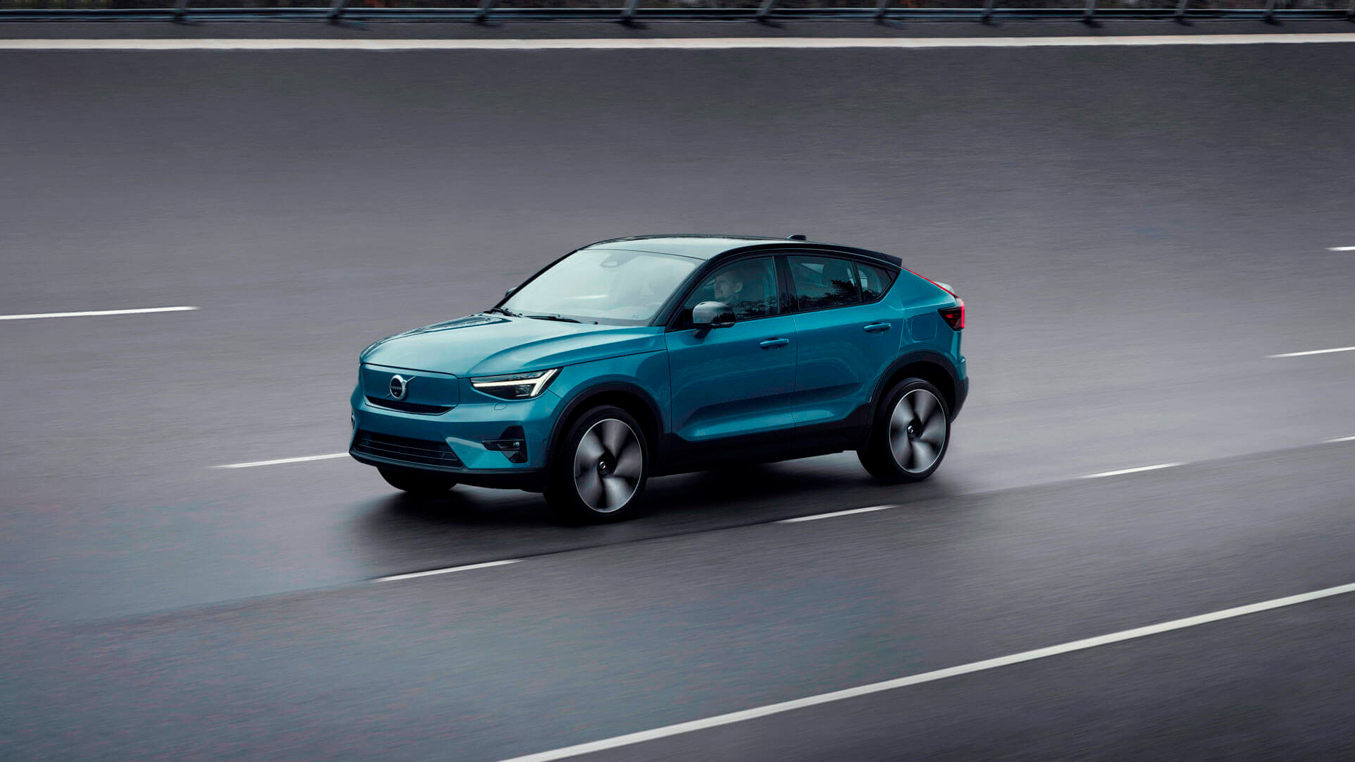 Электромобиль Volvo C40 Recharge